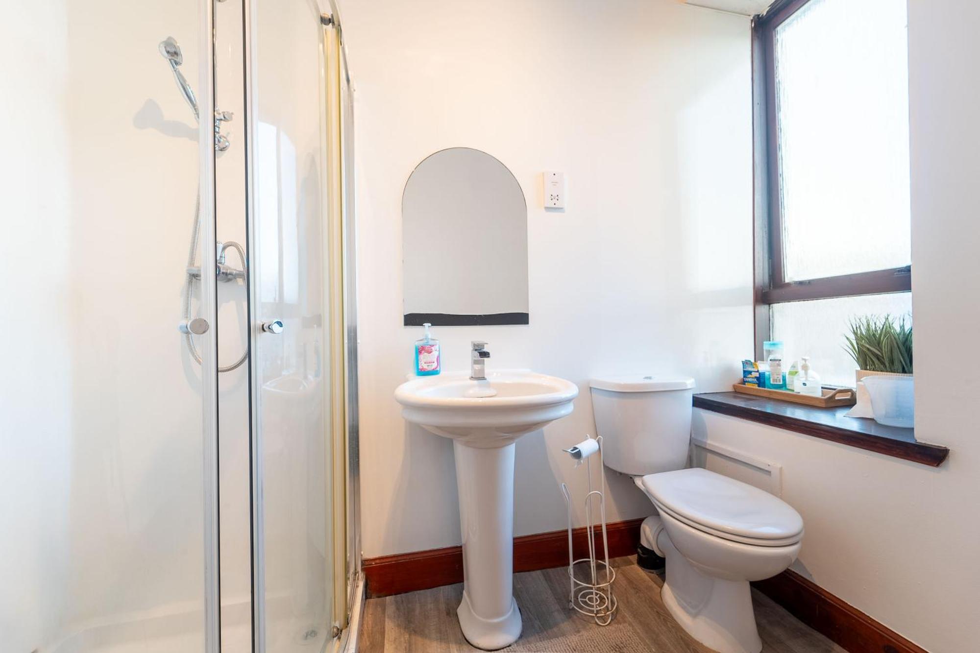 Prime Location Rooms In High Street Fort William Exteriör bild
