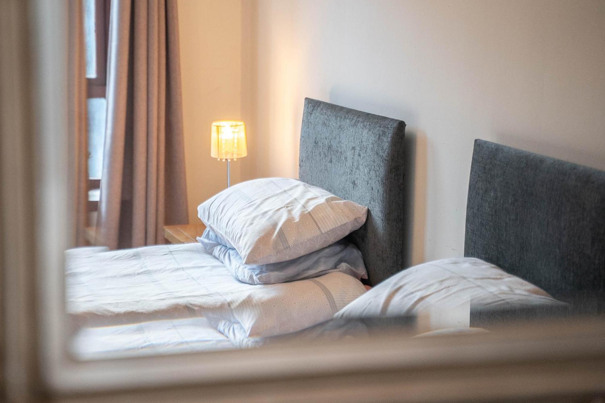 Prime Location Rooms In High Street Fort William Exteriör bild