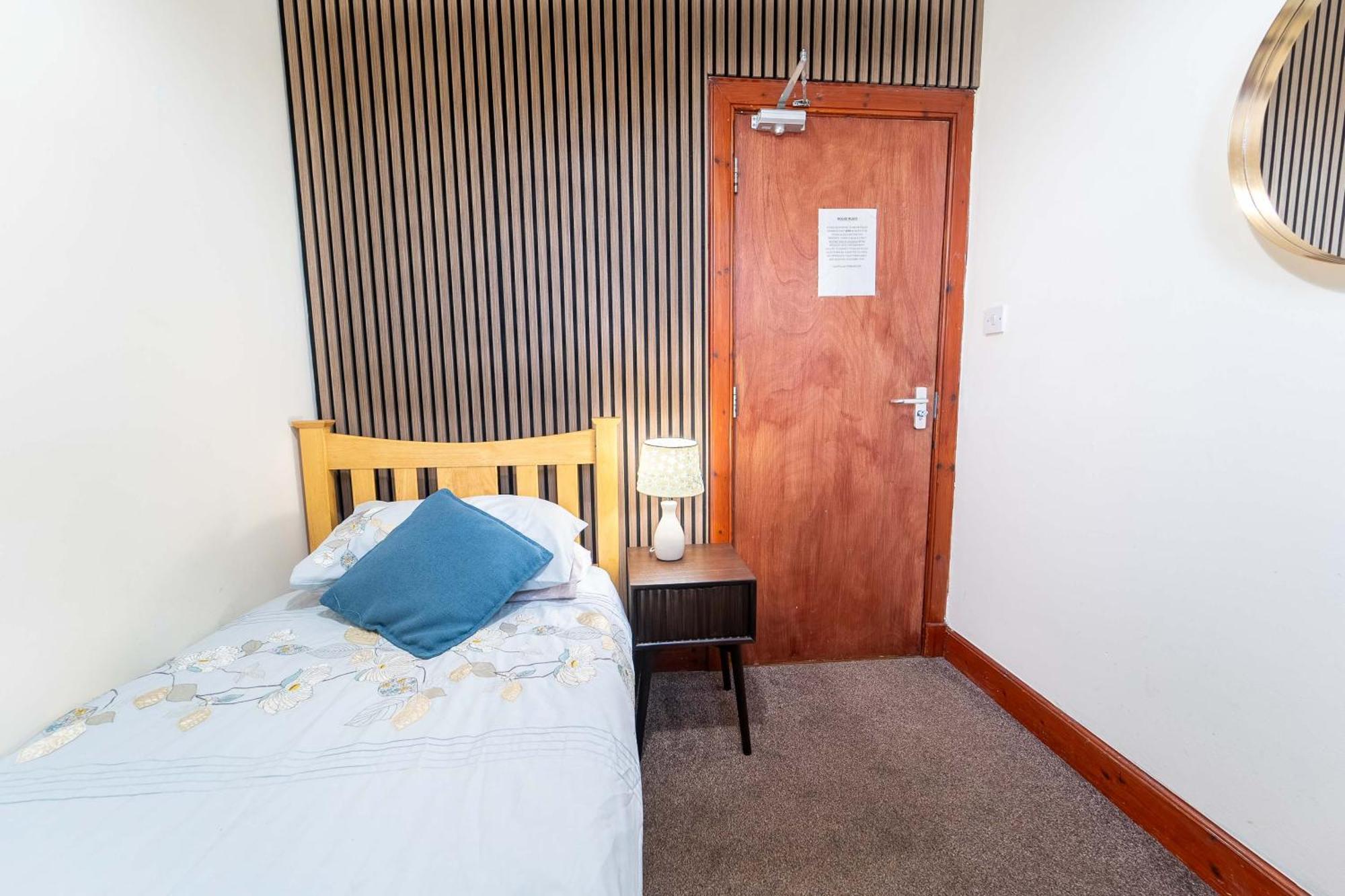 Prime Location Rooms In High Street Fort William Exteriör bild